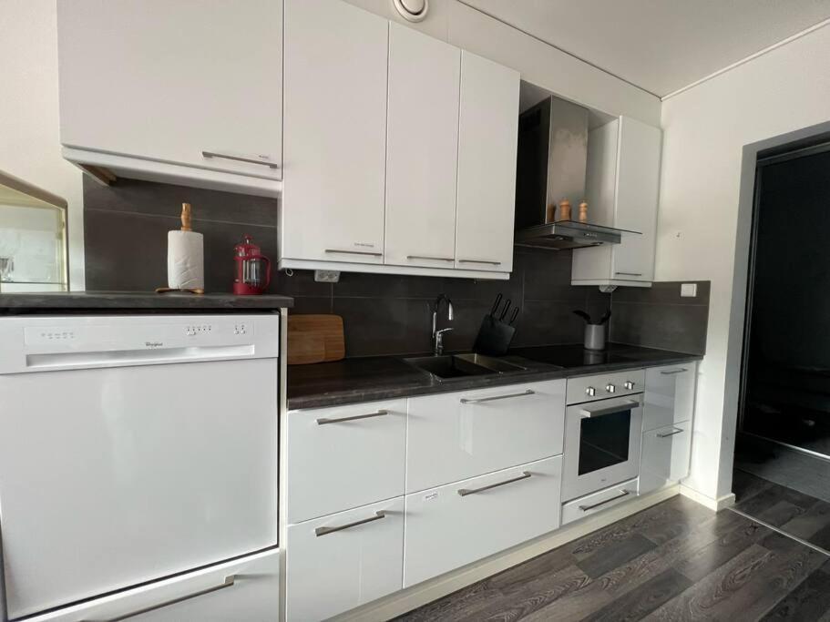 רובניימי Aurora Apartment 2Bdr Wsauna מראה חיצוני תמונה